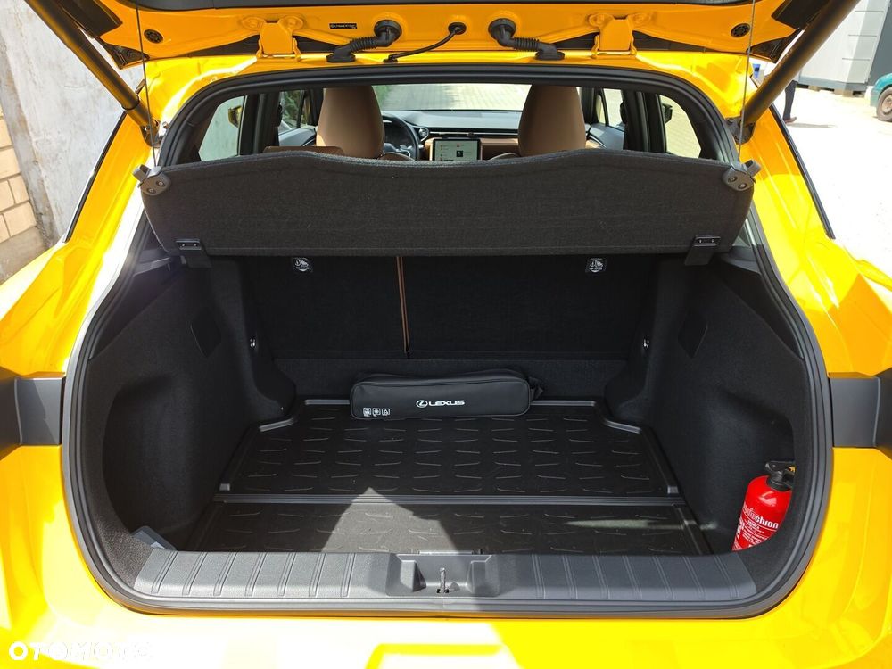 Lexus LBX 1.5 Hybrid Relax - 28