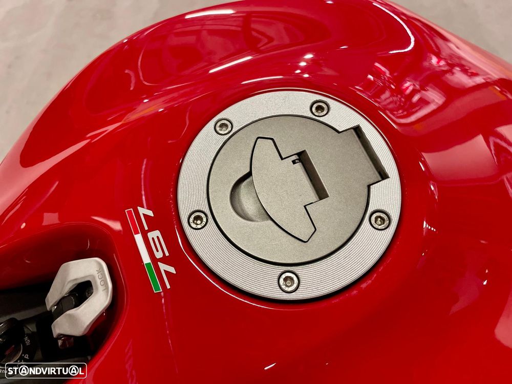 Ducati Monster 797 + - 18