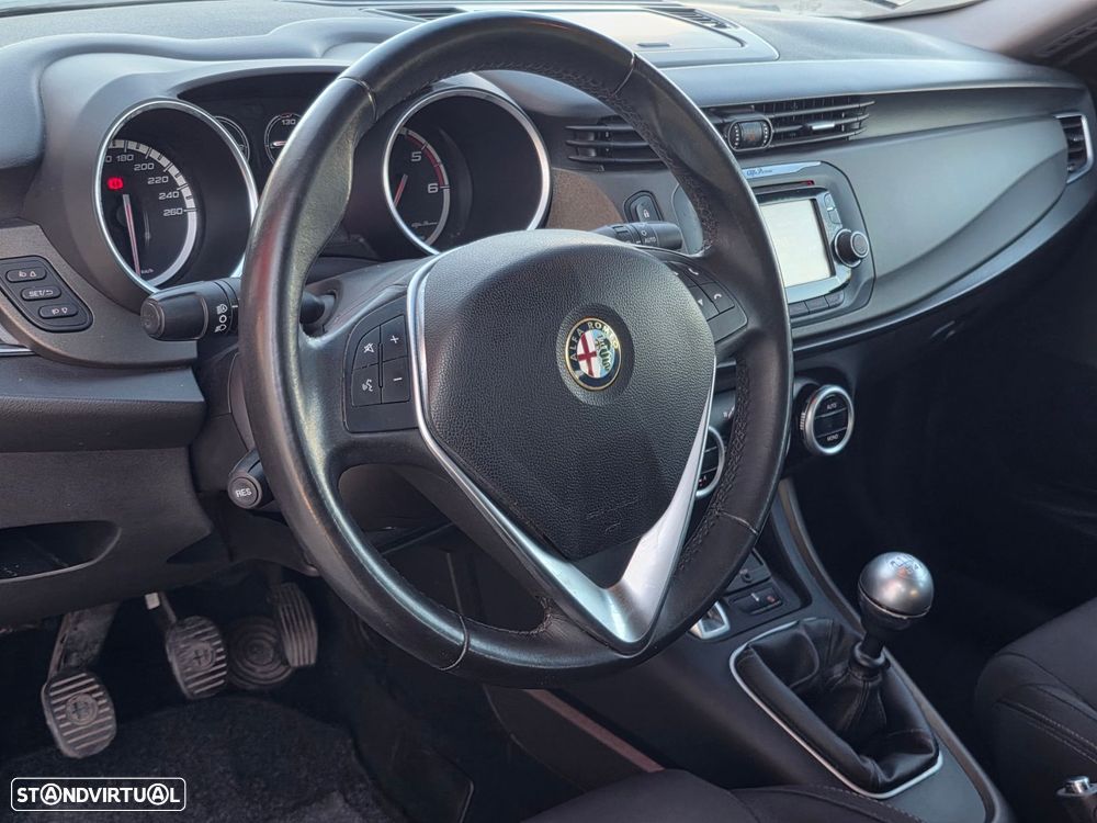 Alfa Romeo Giulietta 1.6 JTDM Distinctive - 8