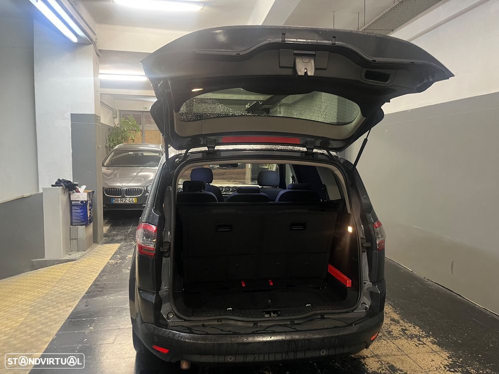 Ford S-Max 2.0 TDCi Titanium 7L - 25