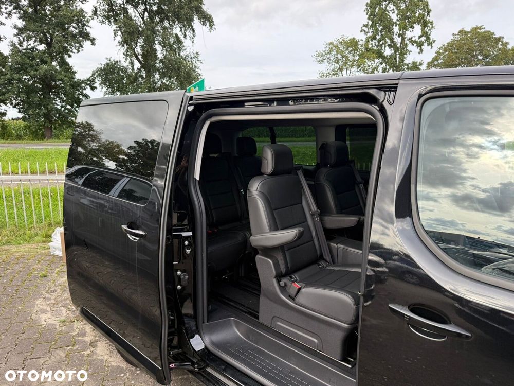 Peugeot Traveller - 17
