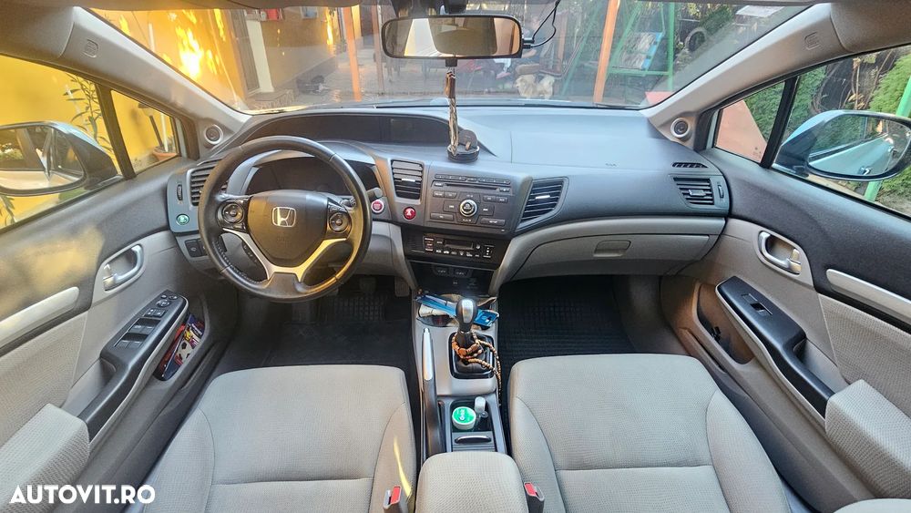 Honda Civic 1.8 i-VTEC MT Elegance - 1