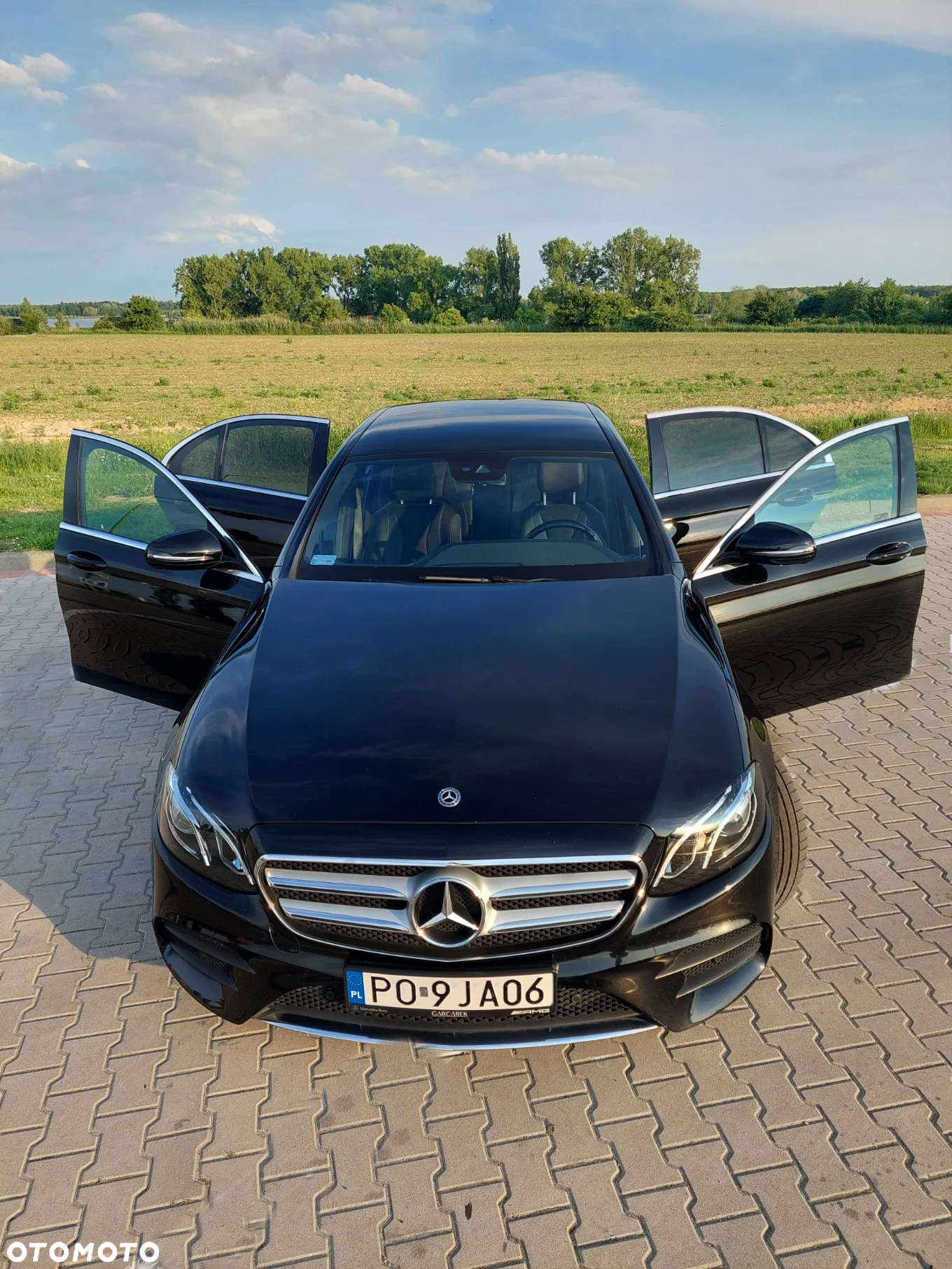 Mercedes-Benz Klasa E 220 d 4-Matic 9G-TRONIC - 22