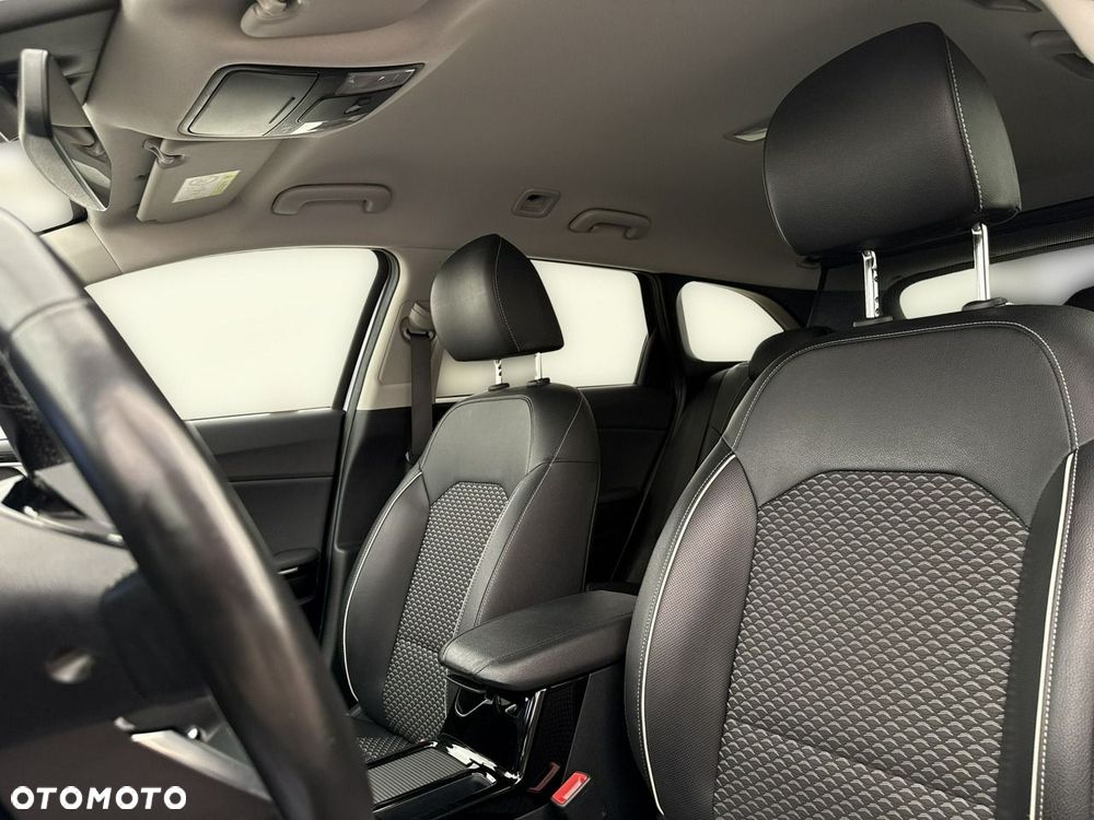 Kia Ceed - 12