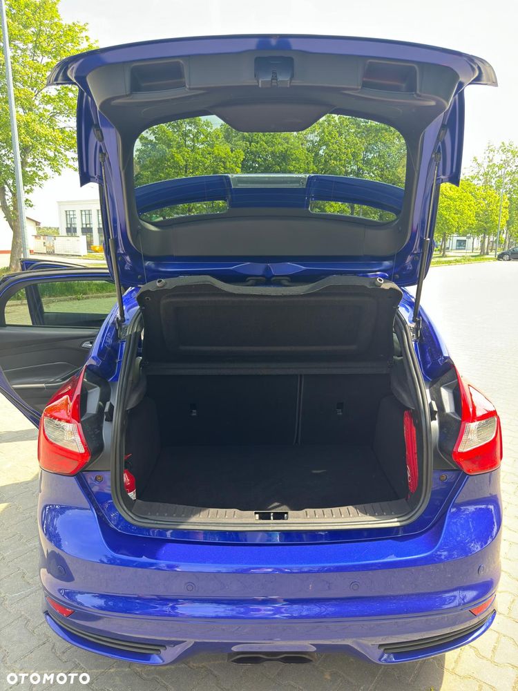 Ford Focus 2.0 EcoBoost ST - 12