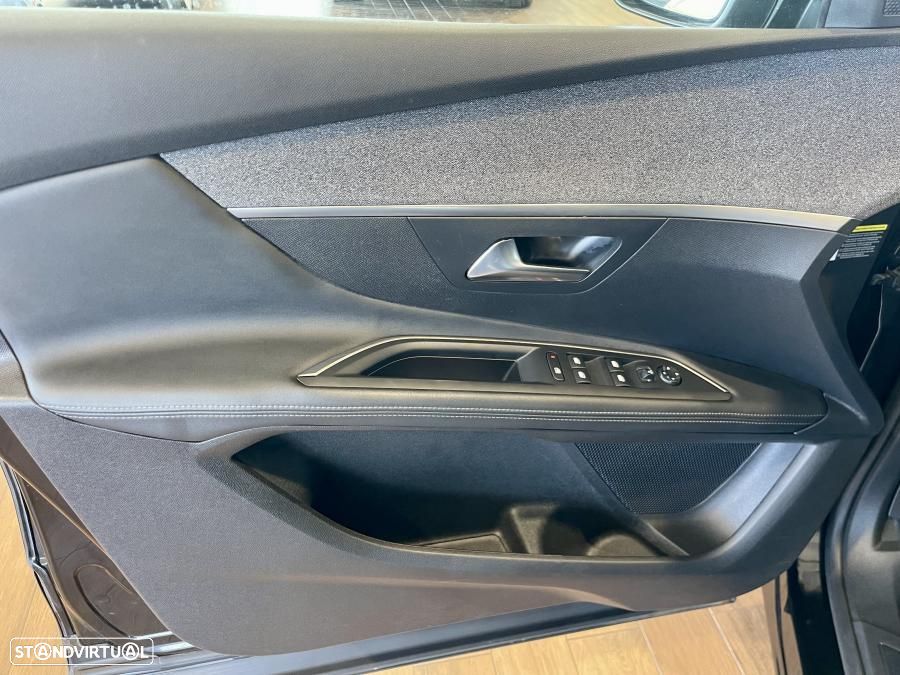 Peugeot 3008 1.2 PureTech Allure Pack - 26