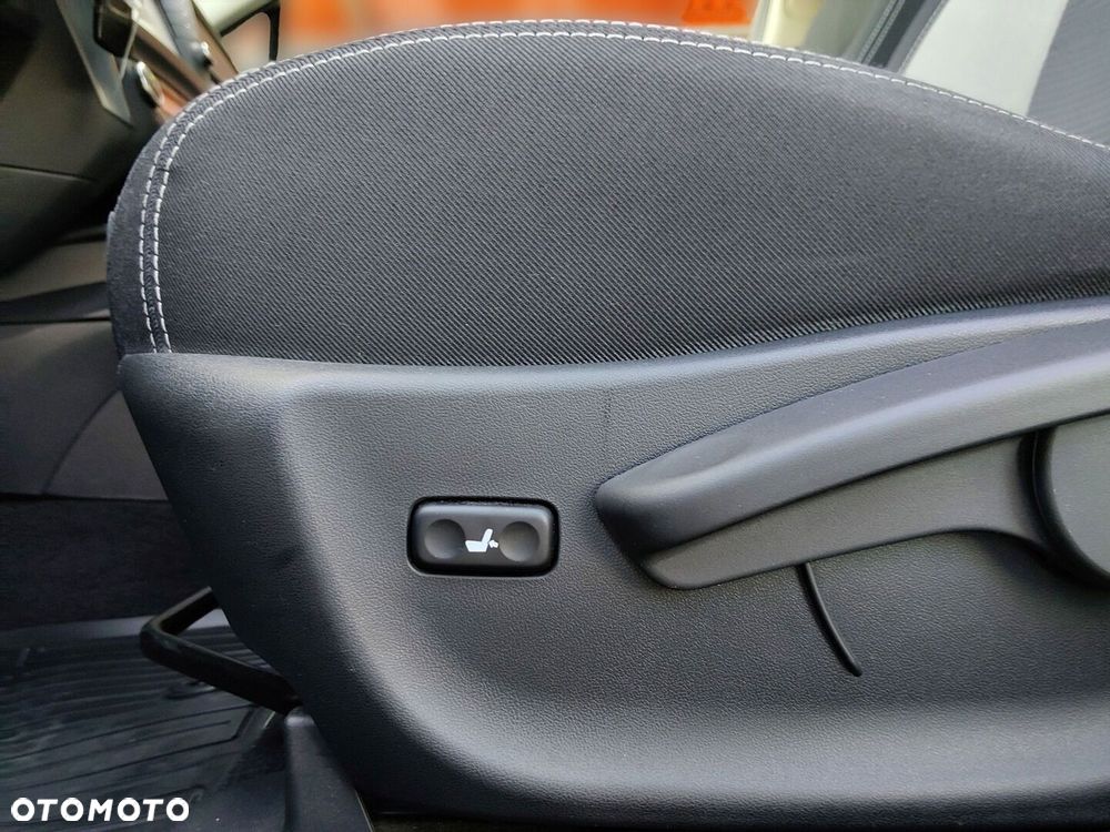 Toyota Avensis 1.8 Premium EU5 - 18