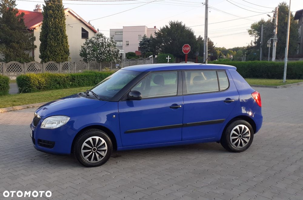 Skoda Fabia 1.2 HTP Ambiente - 9