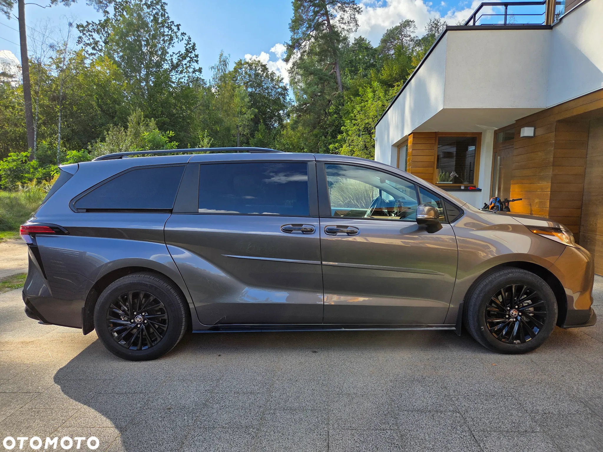 Toyota Sienna - 5