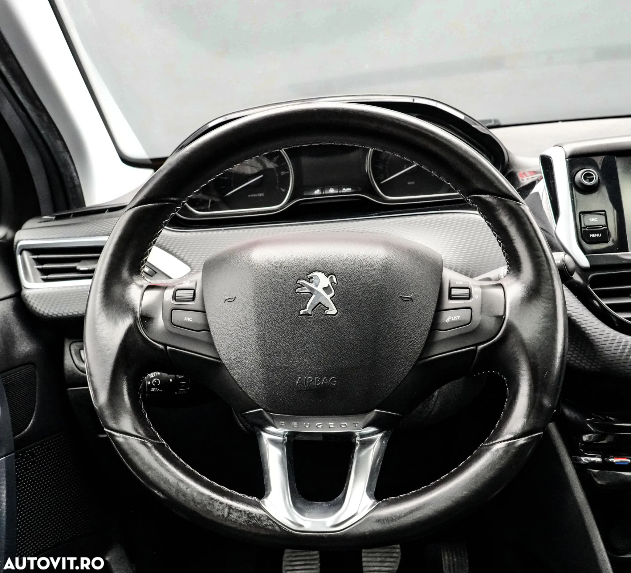 Peugeot 2008 1.2 L PureTech Active - 19