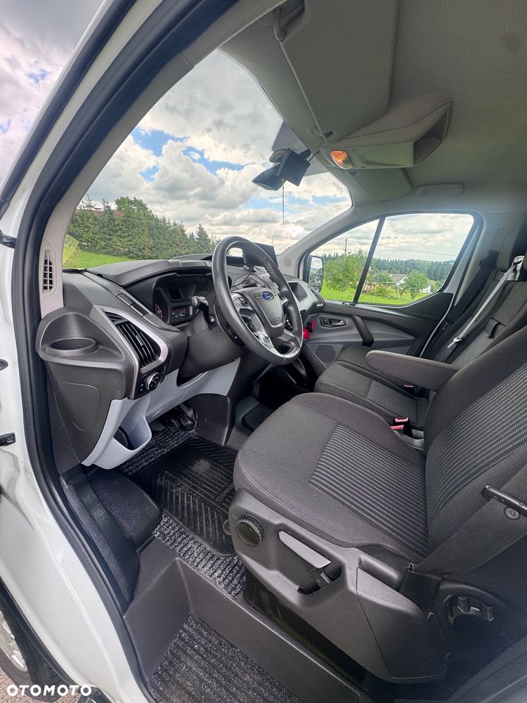 Ford Tourneo Custom - 15