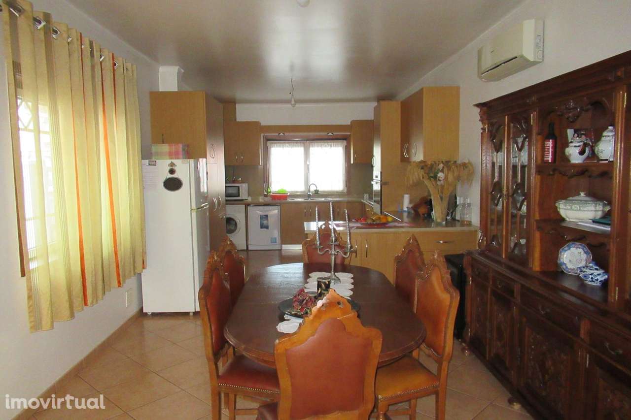 Moradia individual, para venda, Entroncamento - São João Baptista - Grande imagem: 2/25