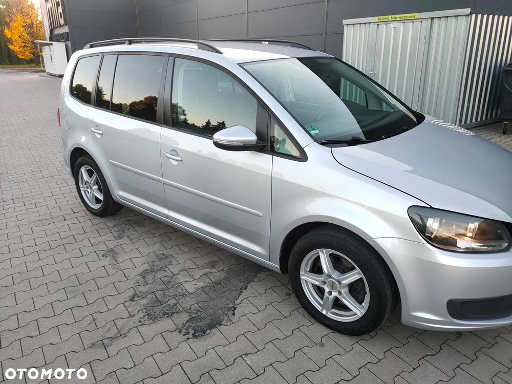 Volkswagen Touran - 13