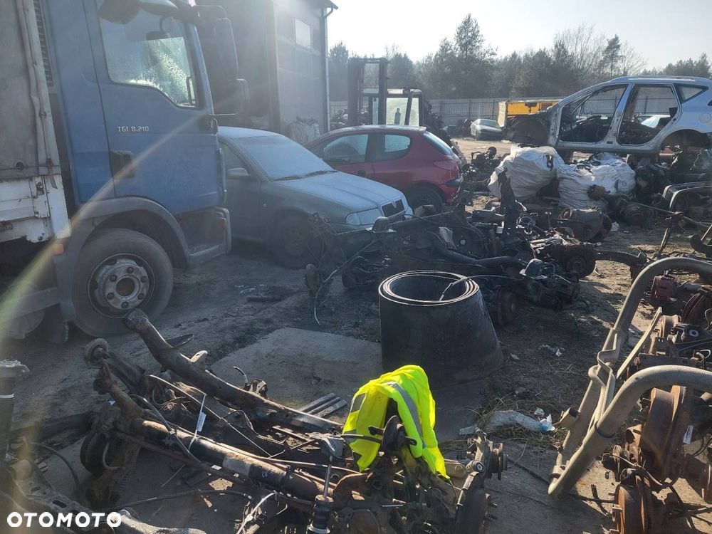 KOMPLETNE ZAWIESZENIE BELKA SANKI TYŁ ZWROTNICE AUDI A6 C6 KOMBI OŚKA - 5