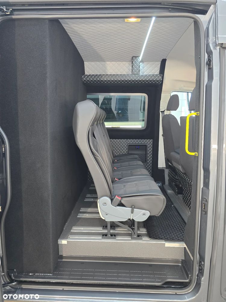 Volkswagen CRAFTER 4 MOTION AUTOMAT-8 Bie TDI 177KM Długi 7-OSOBOWY BOGATA OPCJA WYPOSAŻENIA NAVI KAMERA COFANIA FUL LED LAKIER METALIZOWANY FOTEL KIEROWCY PNEŁMATYCZNY Z MASAZEM SALON PL STAN NOWY NOWY NOWY - 35