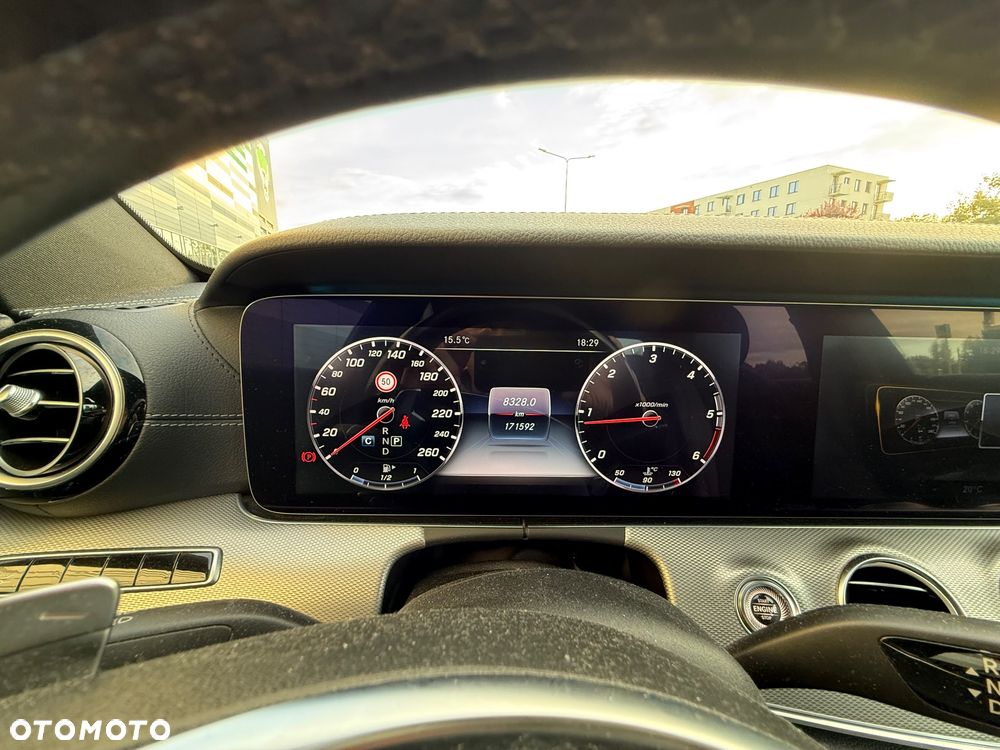 Mercedes-Benz Klasa E 220 d 9G-TRONIC - 15
