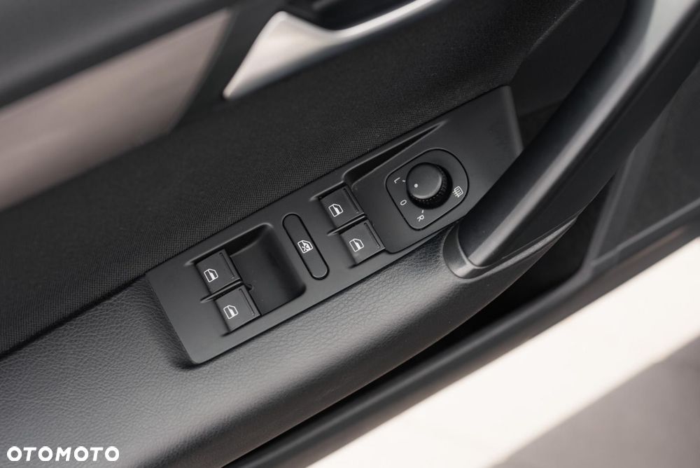 Volkswagen Passat - 27