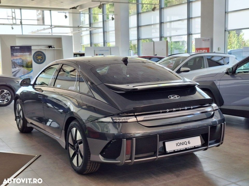 Hyundai IONIQ - 3