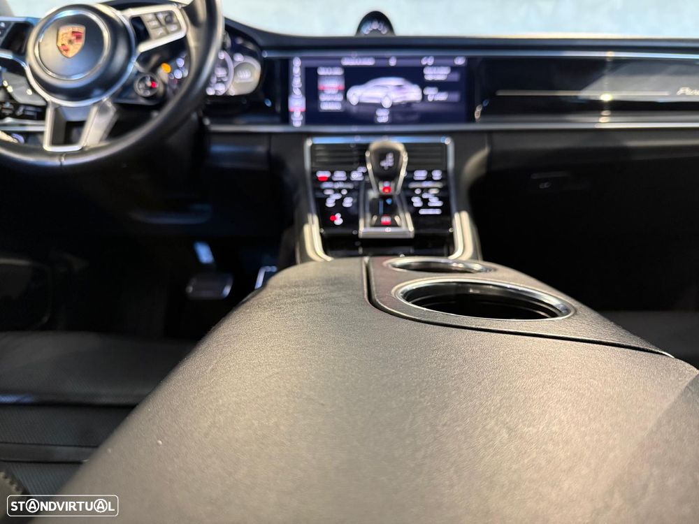 Porsche Panamera Sport Turismo - 24