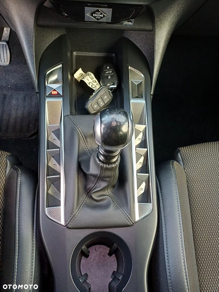 DS Automobiles DS 3 Crossback 1.2 PureTech Bastille - 24