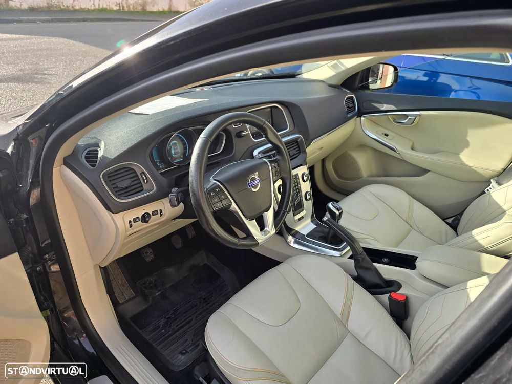 Volvo V40 Cross Country D3 Ocean Race - 10