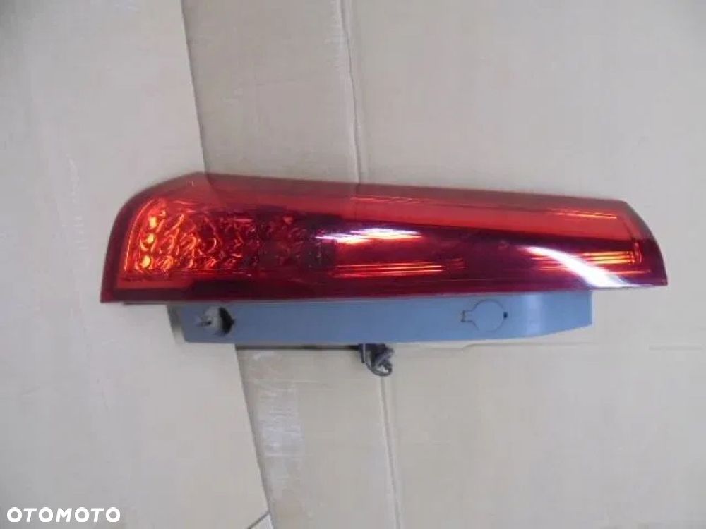 KIA CEED KOMBI LIFT LAMPA LEWA TYŁ GÓRNA - 1