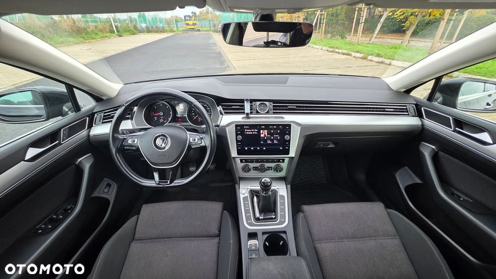 Volkswagen Passat Variant 1.6 TDI SCR BlueMotion Trendline - 14