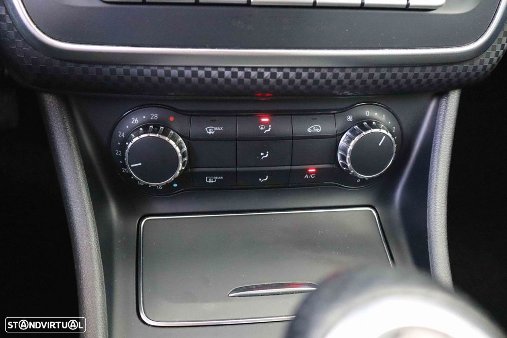 Mercedes-Benz A 180 d Urban - 35