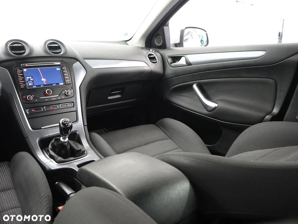 Ford Mondeo 2.0 TDCi Business Edition - 36