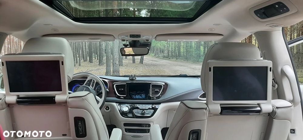 Chrysler Pacifica - 9