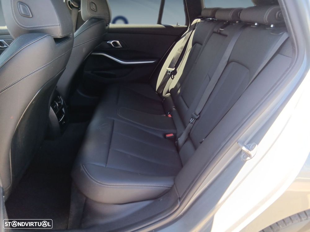 BMW 330 e Pack Desportivo M Auto - 14