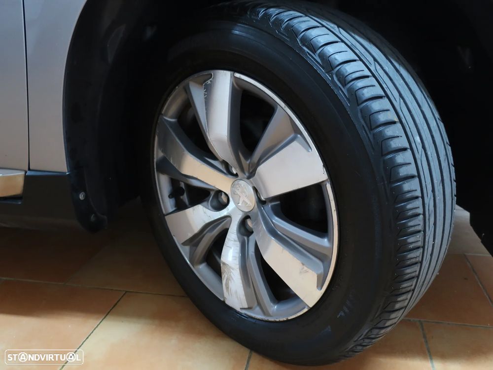 Peugeot 2008 1.2 VTi Allure - 9