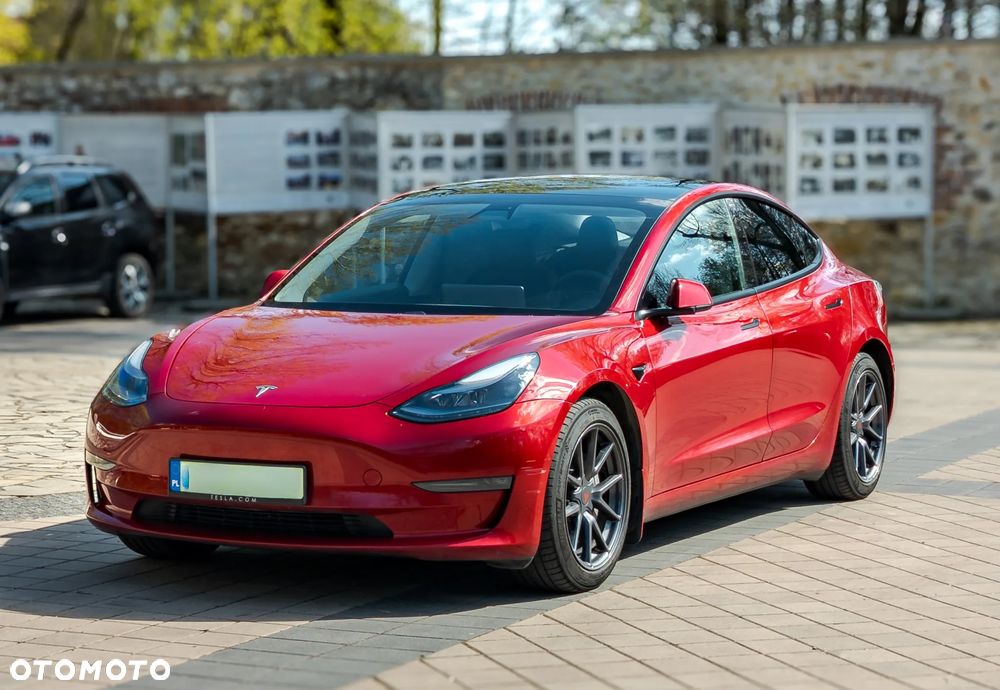 Tesla Model 3 - 1