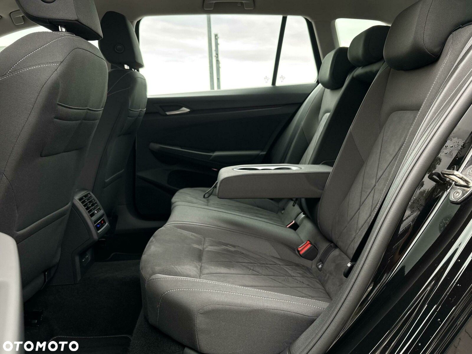 Volkswagen Golf - 29