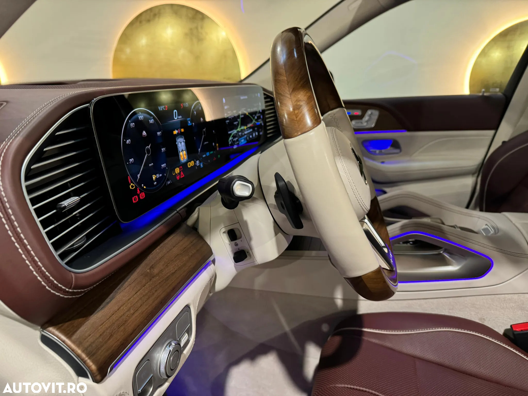Mercedes-Benz GLS Maybach 600 4Matic 9G-TRONIC - 16