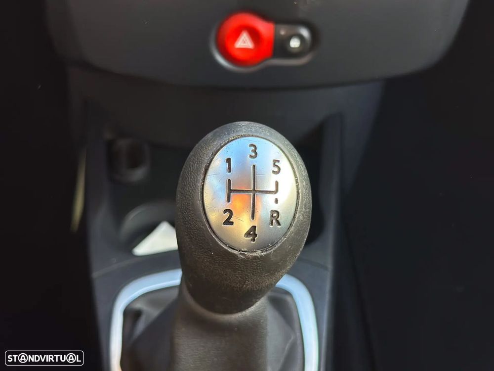 Renault Clio 1.2 16V Confort - 14