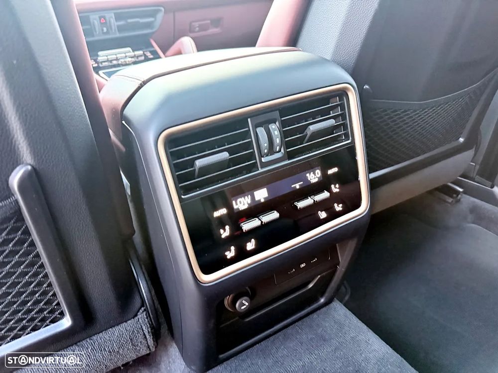 Porsche Cayenne Turbo E-Hybrid - 32