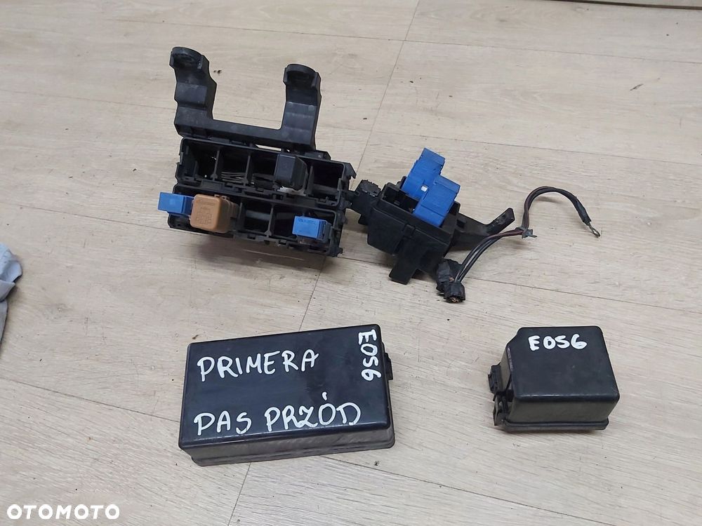 Nissan Primera P12 skrzynka puszka bezpieczników obudowa - 1