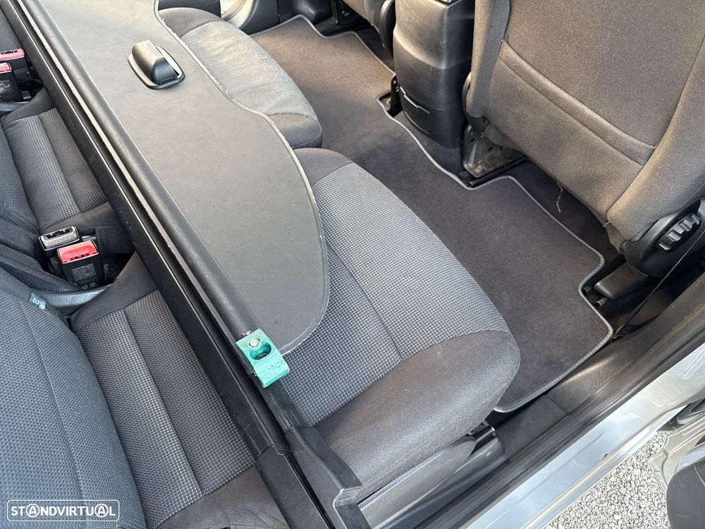 Ford S-Max 1.8 TDCi Titanium 7L - 22