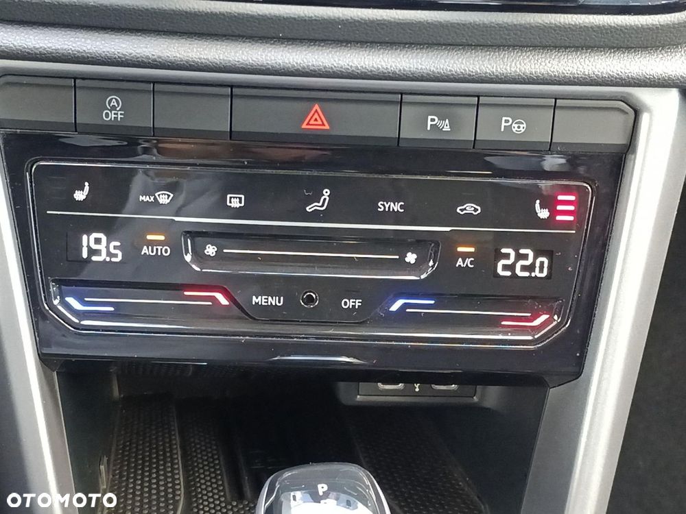 Volkswagen T-Roc - 38