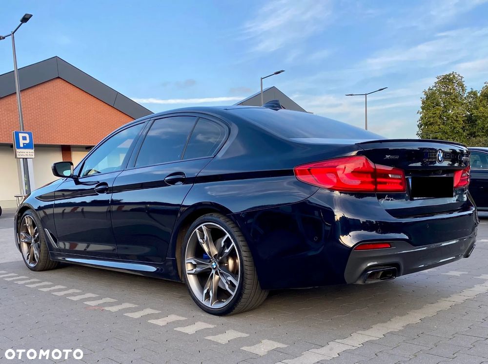 BMW Seria 5 M550i xDrive - 4