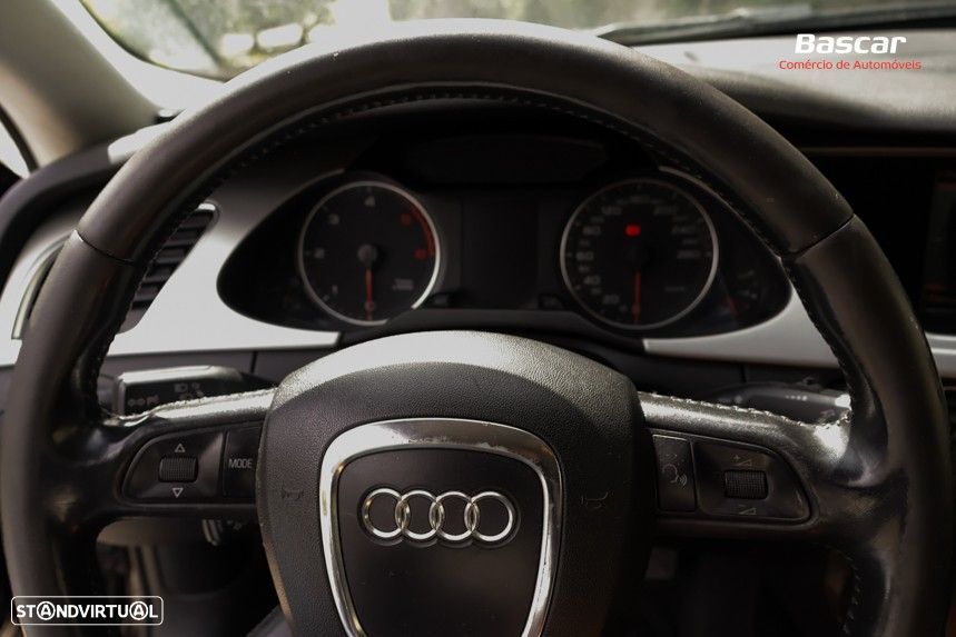 Audi A4 Avant 2.0 TDI Business Line Sport - 32