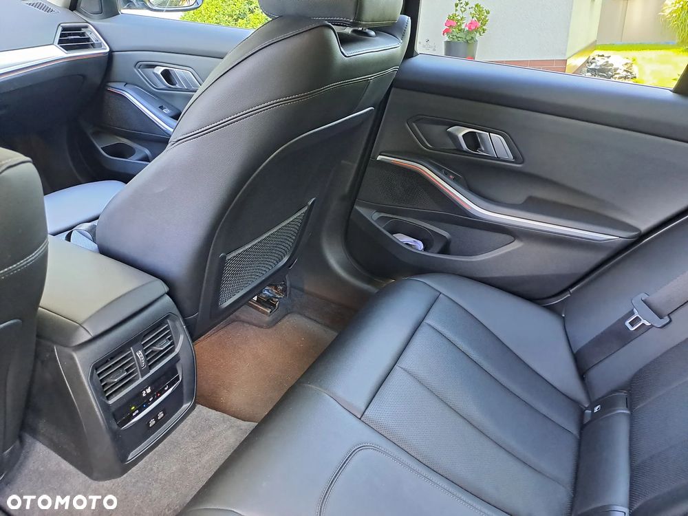 BMW Seria 3 318i Luxury Line sport - 14
