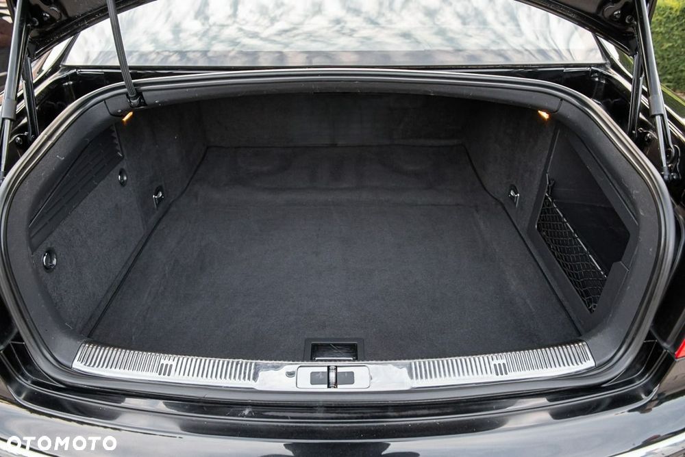 Volkswagen Phaeton - 31