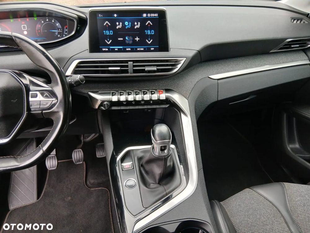 Peugeot 5008 1.2 PureTech Active Pack S&S - 26