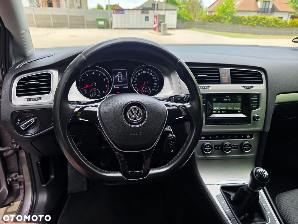 Volkswagen Golf - 21