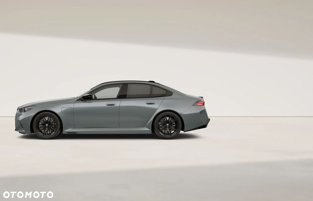 BMW M5 xDrive - 9