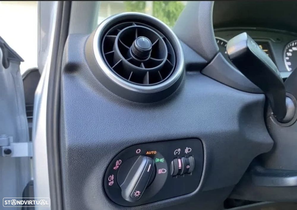 Audi A1 1.6 TDI Ambition - 11