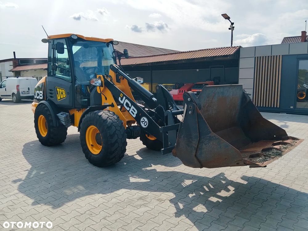 JCB 406 - 2