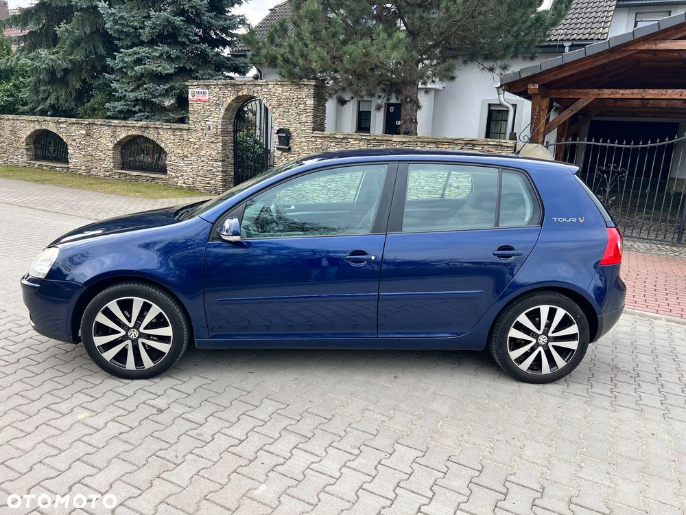 Volkswagen Golf 1.6 FSI Tour Edition - 3